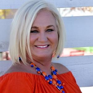 Meet your Posher, Deresa